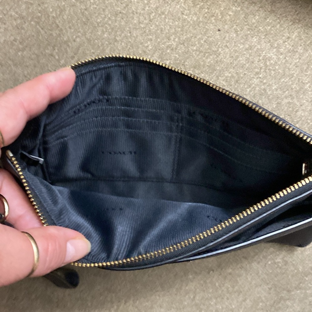 Coach wristlet - Picture 5 of 7